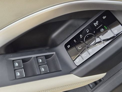 Certified 2025 Audi Q5 Prestige image 27