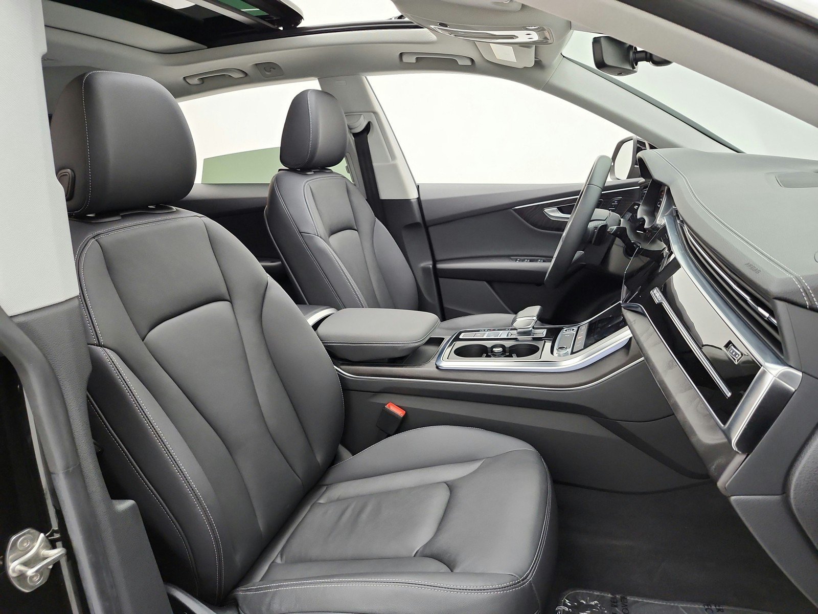 Used 2023 Audi Q8 Premium w/ Convenience Package AWD/4WD image 20