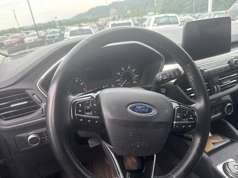 Used 2022 Ford Escape SE w/ Cold Weather Package AWD/4WD image 7
