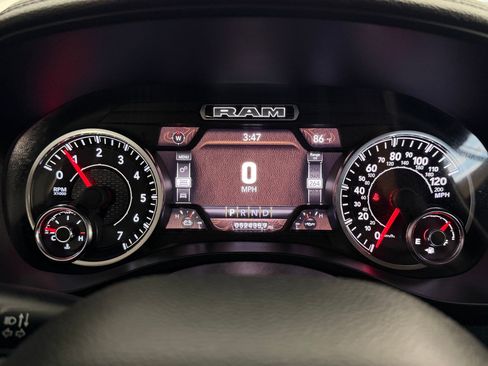 Used 2022 RAM 1500 Laramie AWD/4WD image 19