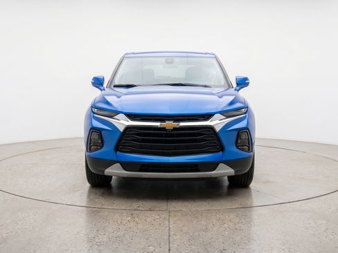 Used 2025 Chevrolet Blazer LT image 2