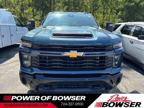 Used 2024 Chevrolet Silverado 2500 Custom w/ Custom Value Package AWD/4WD image 2