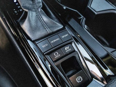 Used 2025 Toyota Camry XLE image 22