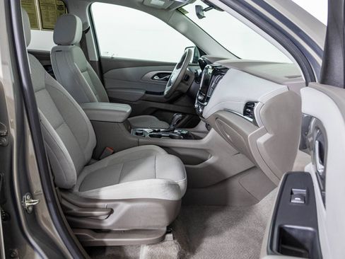 Used 2018 Chevrolet Traverse LT FWD image 50