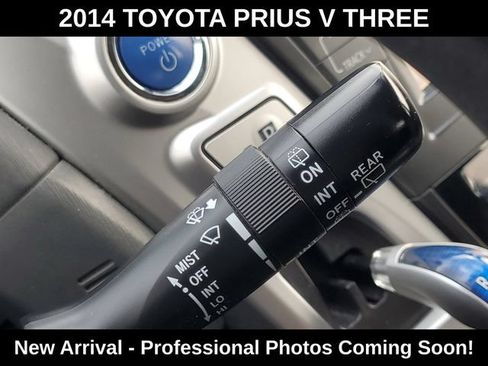 Used 2014 Toyota Prius V Three FWD image 11
