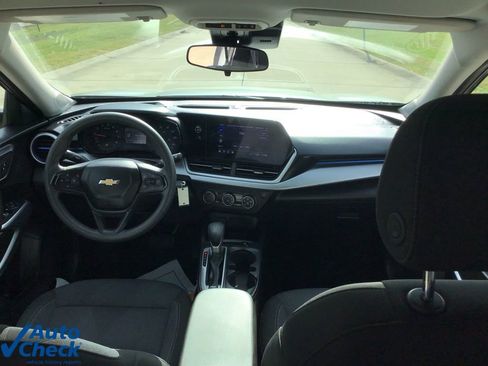 Used 2024 Chevrolet Trax LS w/ Driver Confidence Package image 16