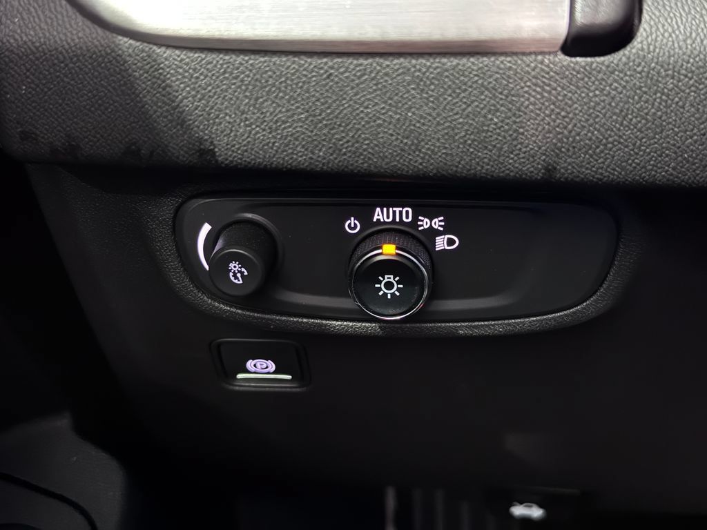 Certified 2022 GMC Terrain SLE w/ Driver Convenience Package AWD/4WD image 24