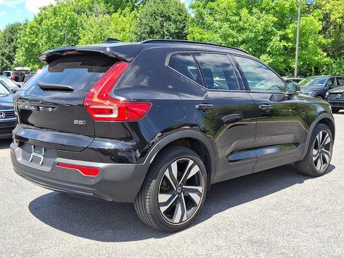 Used 2023 Volvo XC40 B5 Plus w/ Protection Package Premier AWD/4WD image 6