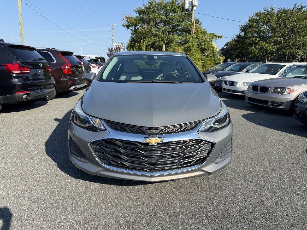 Used 2019 Chevrolet Cruze LT FWD image 2