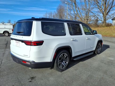Used 2022 Jeep Wagoneer Series III image 30