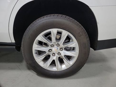Used 2024 Chevrolet Tahoe Premier w/ Advanced Technology Package image 8