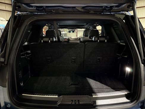 Used 2019 Lincoln Navigator Select w/ Technology Package RWD image 19