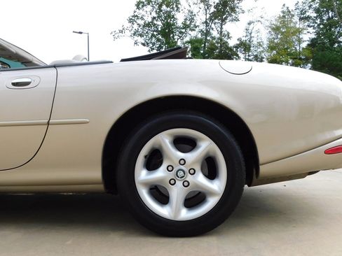 Used 2000 Jaguar XK8 Convertible RWD image 14
