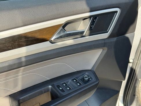 Used 2022 Volkswagen Atlas SE image 11