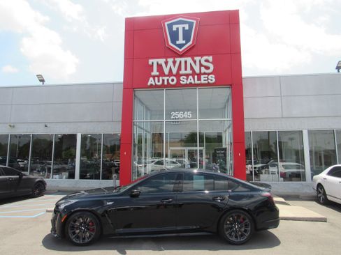 Used 2024 Cadillac CT5 V Blackwing w/ Driver Assist Package RWD image 1