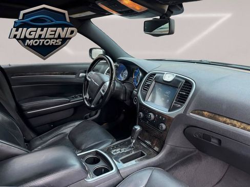 Used 2014 Chrysler 300 C RWD image 21
