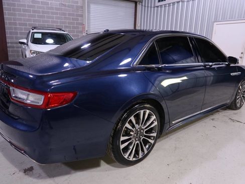 Used 2017 Lincoln Continental Select image 5