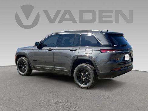 New 2026 Jeep Grand Cherokee Altitude AWD/4WD image 24