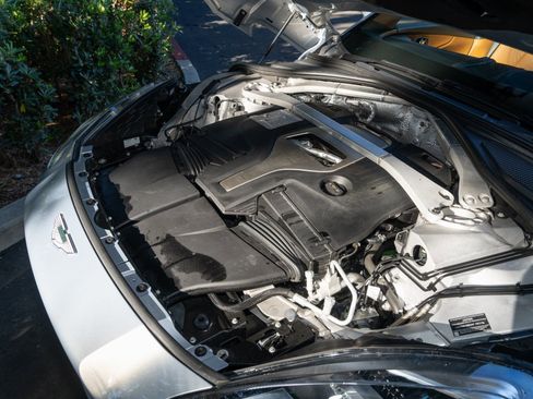 Used 2021 Aston Martin DBX image 11