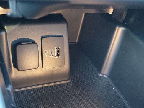 Used 2025 Ford Explorer Active w/ Active Comfort Package image 10