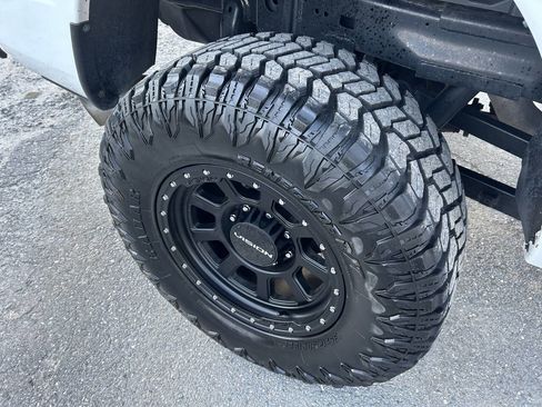 Used 2018 RAM 2500 Tradesman w/ Chrome Appearance Group image 12