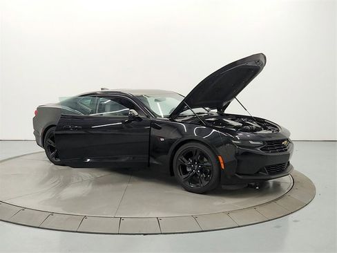 Used 2024 Chevrolet Camaro LT image 9