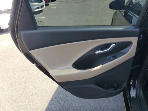 Used 2020 Hyundai Elantra GT image 28