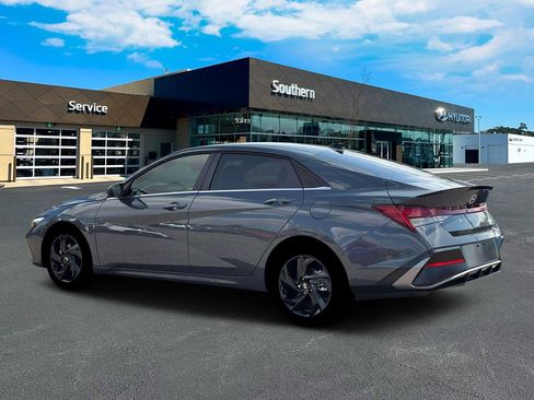 New 2026 Hyundai Elantra SEL Sport image 4