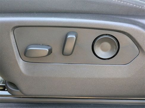 Used 2024 Chevrolet Silverado 1500 Custom image 21