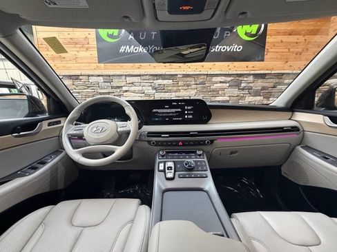 Used 2024 Hyundai Palisade Limited AWD/4WD image 18