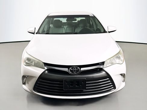 Used 2016 Toyota Camry LE FWD image 2
