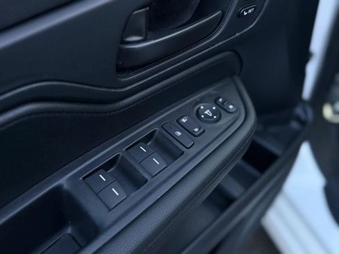 Used 2024 Honda Odyssey Sport image 28