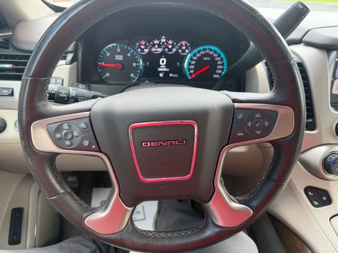 Used 2019 GMC Yukon XL Denali w/ Denali Ultimate Package AWD/4WD image 17