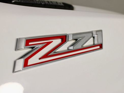 Used 2023 Chevrolet Silverado 2500 LT AWD/4WD image 12