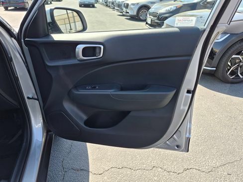 Used 2026 Hyundai Venue SE FWD image 22