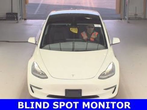 Used 2023 Tesla Model 3 Standard Range RWD image 3