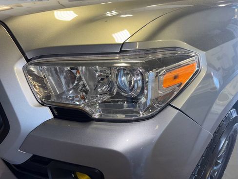 Used 2020 Toyota Tacoma SR AWD/4WD image 22