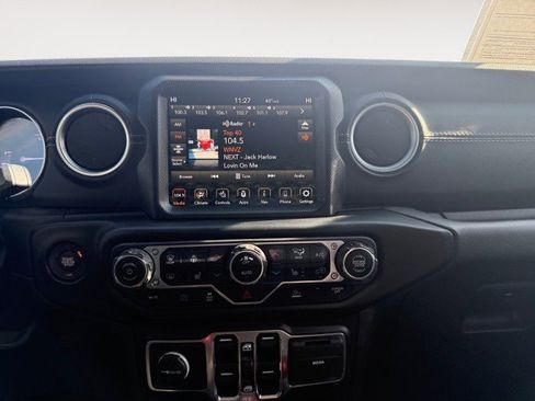 Used 2021 Jeep Wrangler Unlimited Sahara w/ Cold Weather Group image 10