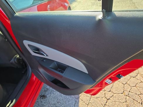 Used 2015 Chevrolet Cruze LS image 20