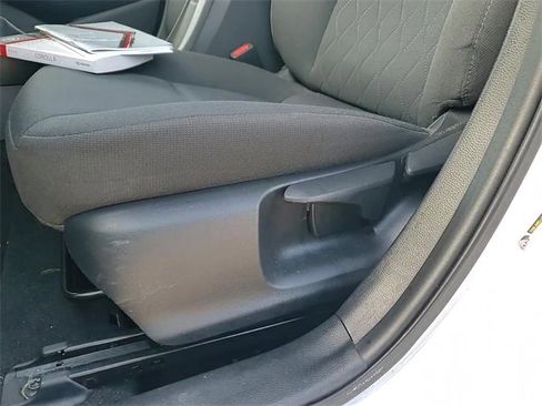 Used 2023 Toyota Corolla LE image 12