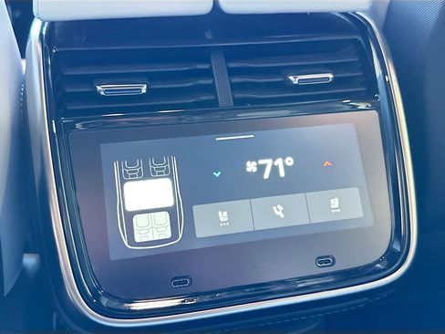 Used 2023 Rivian R1S Adventure image 26