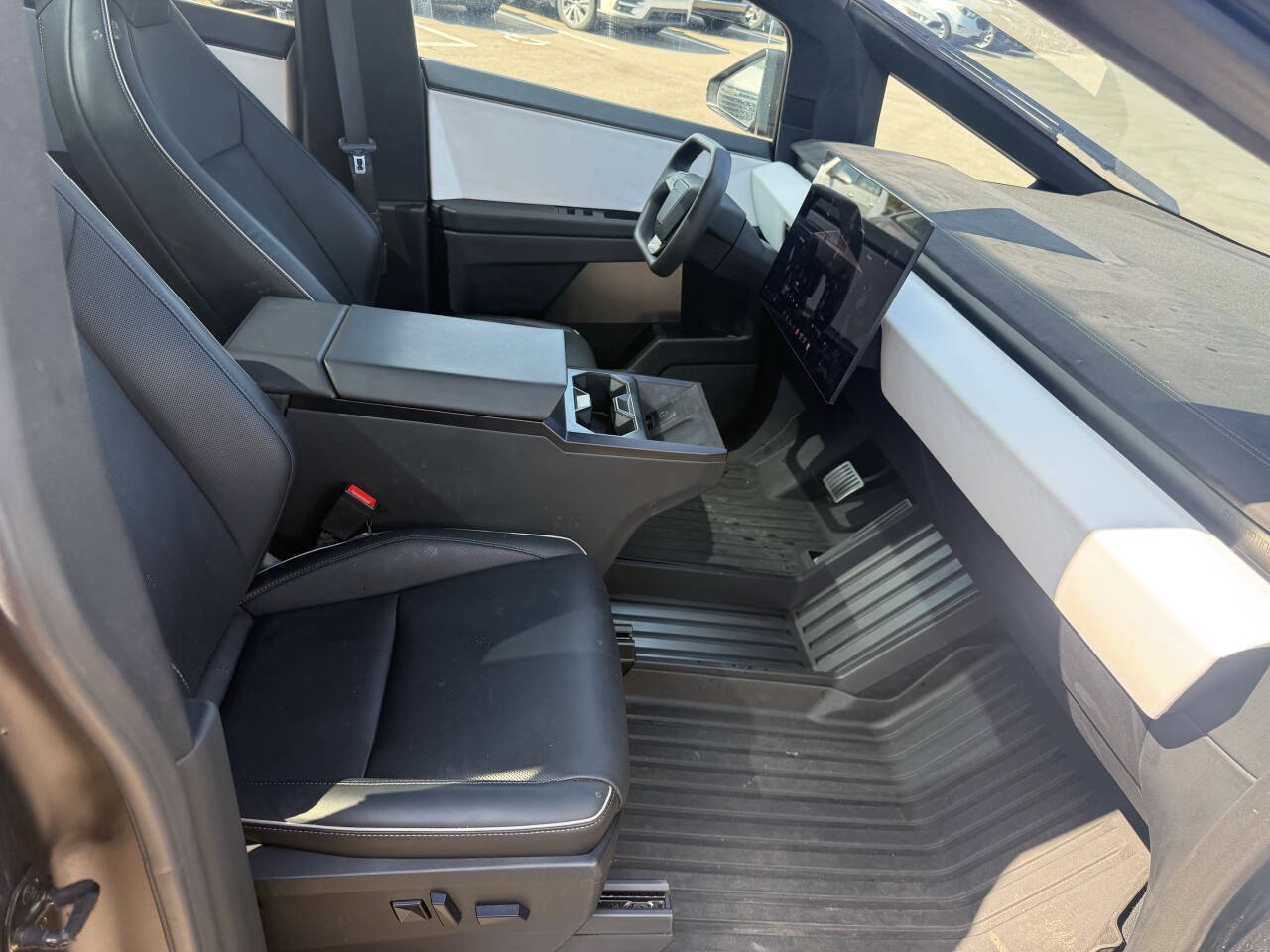 Used 2024 Tesla Cybertruck Cyberbeast AWD/4WD image 15