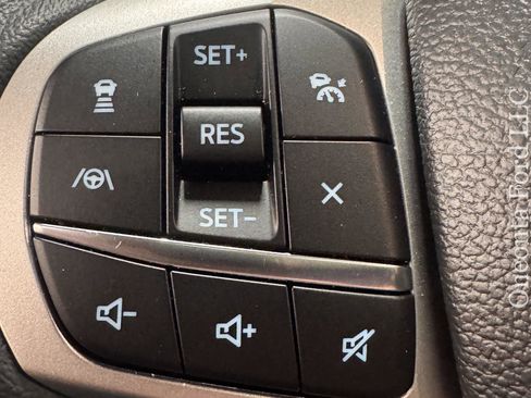 Used 2023 Ford Explorer Limited w/ Limited Technology Package image 20