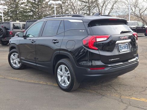 Used 2024 GMC Terrain SLE w/ Driver Convenience Package image 16