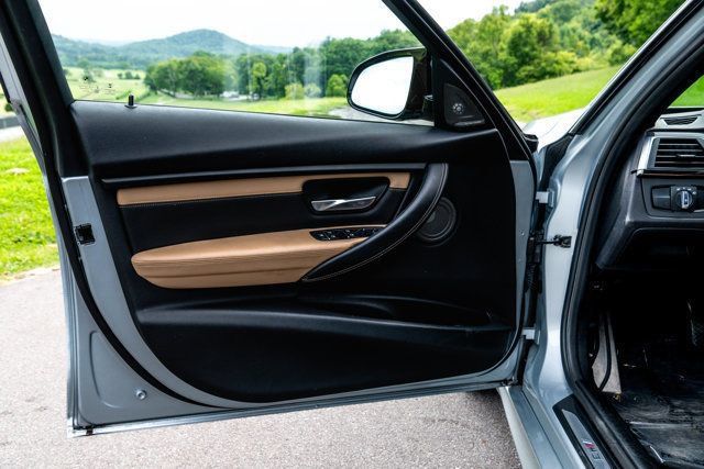 Used 2016 BMW M3 RWD image 29