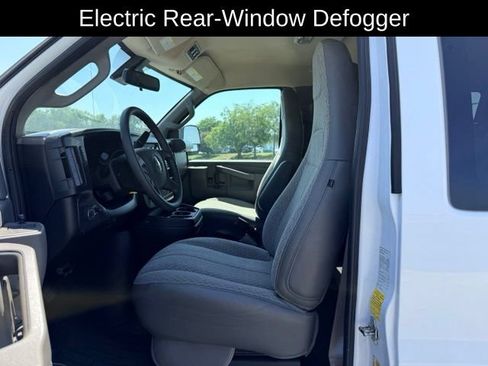 Used 2022 Chevrolet Express 3500 LS w/ Cold Climate Package RWD image 8