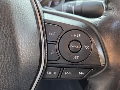 Used 2019 Toyota Camry SE w/ Convenience Package FWD image 25