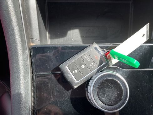 Used 2024 Jeep Grand Cherokee Altitude image 45