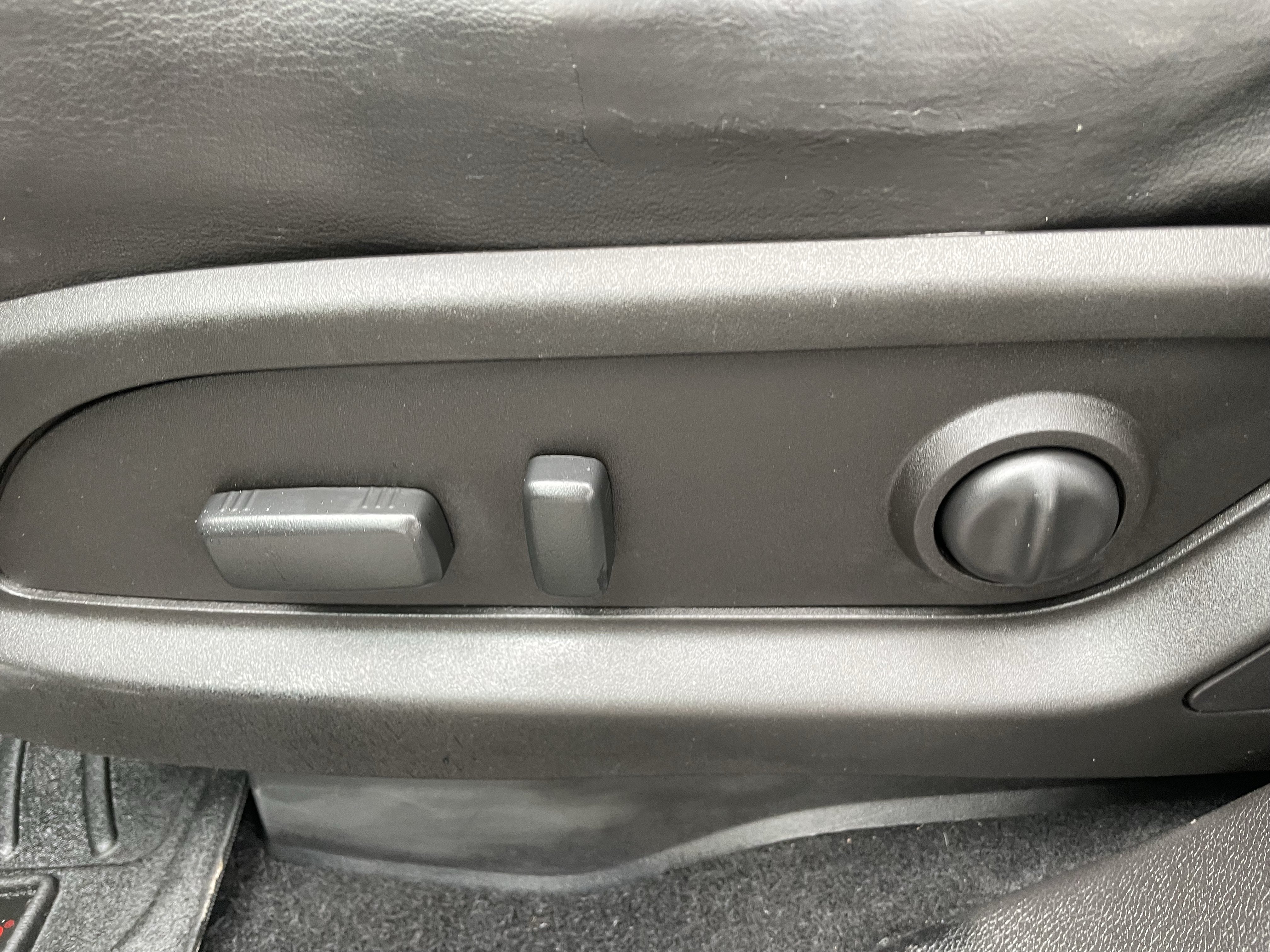 Used 2017 Buick Enclave Leather AWD/4WD image 13