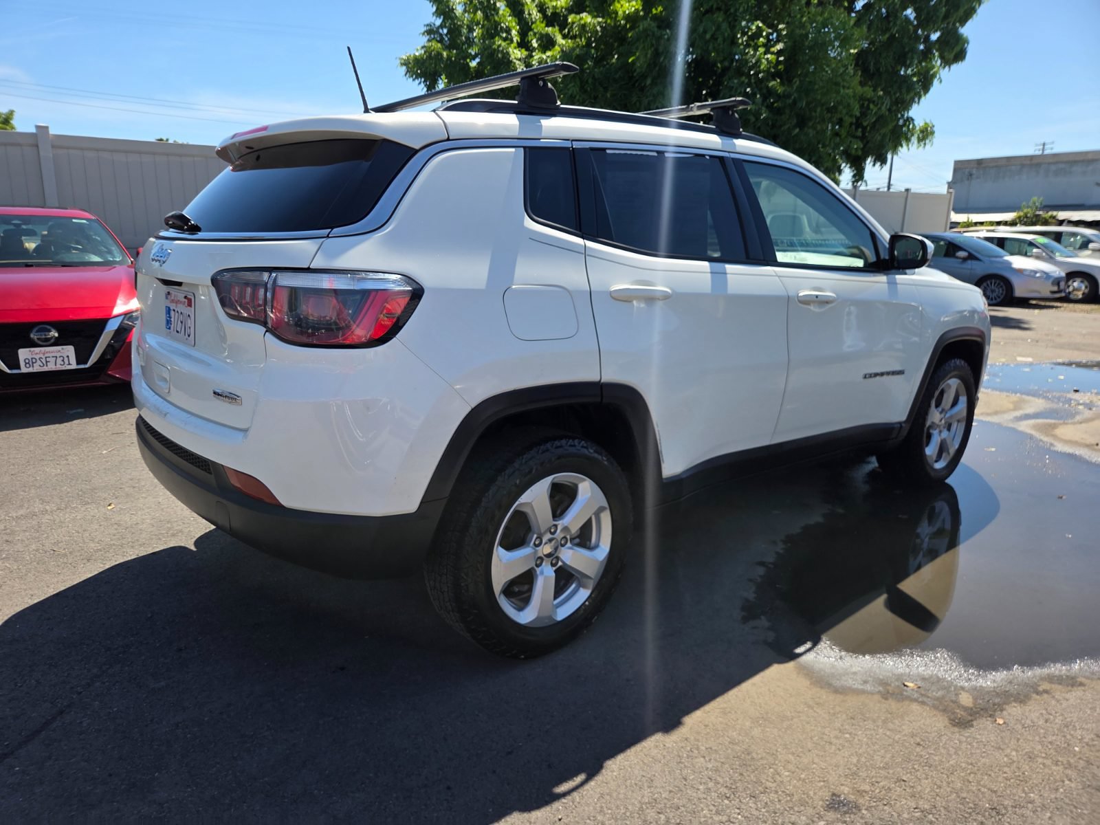 Used 2017 Jeep Compass Latitude w/ Popular Equipment Group AWD/4WD image 3